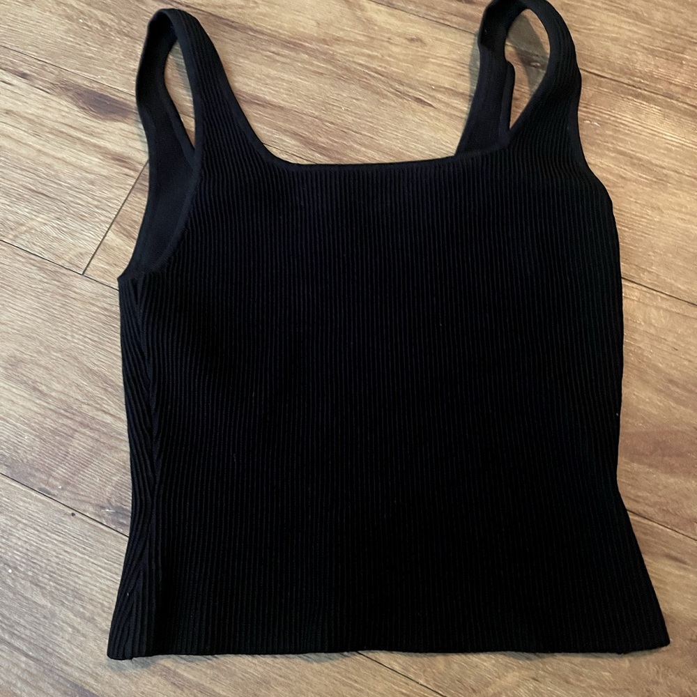 Aritzia sculpt knit, like new